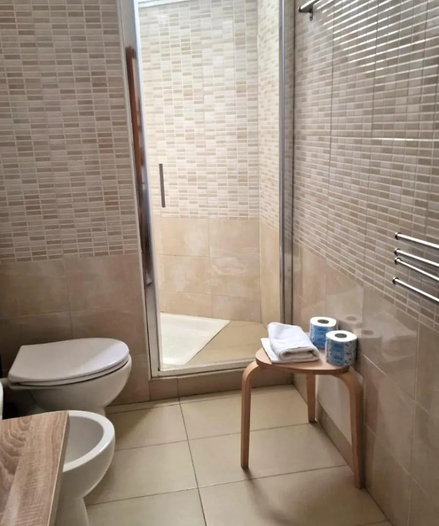 B&B One Katánie 0*,